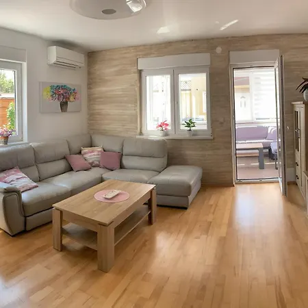 Apartmán Lavanda Valbandon